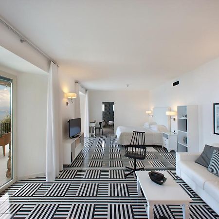 Hotel Bristol Сорренто Экстерьер фото