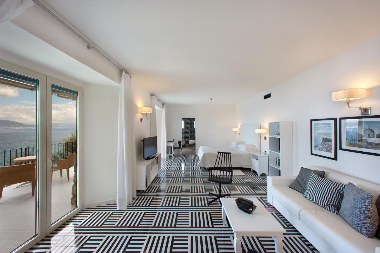 Hotel Bristol Сорренто Экстерьер фото