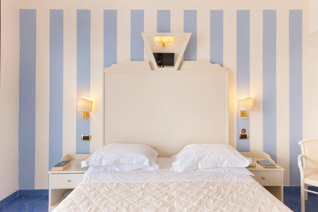 Hotel Bristol Сорренто Экстерьер фото