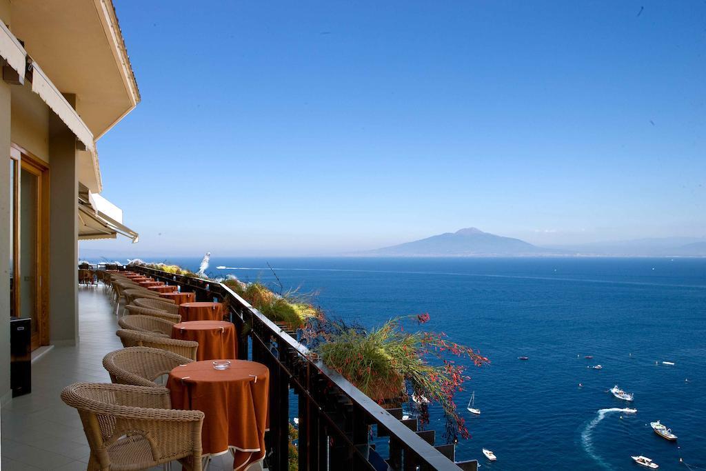 Hotel Bristol Сорренто Экстерьер фото