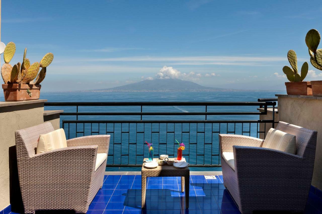 Hotel Bristol Сорренто Экстерьер фото