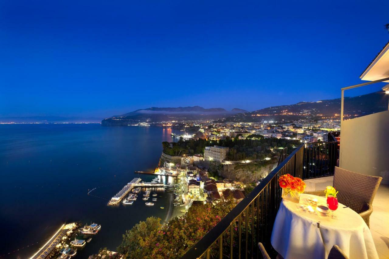 Hotel Bristol Сорренто Экстерьер фото