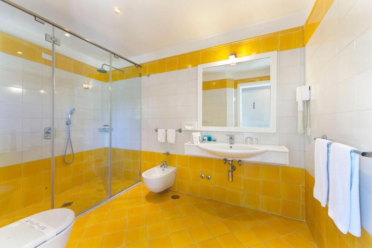 Hotel Bristol Сорренто Экстерьер фото