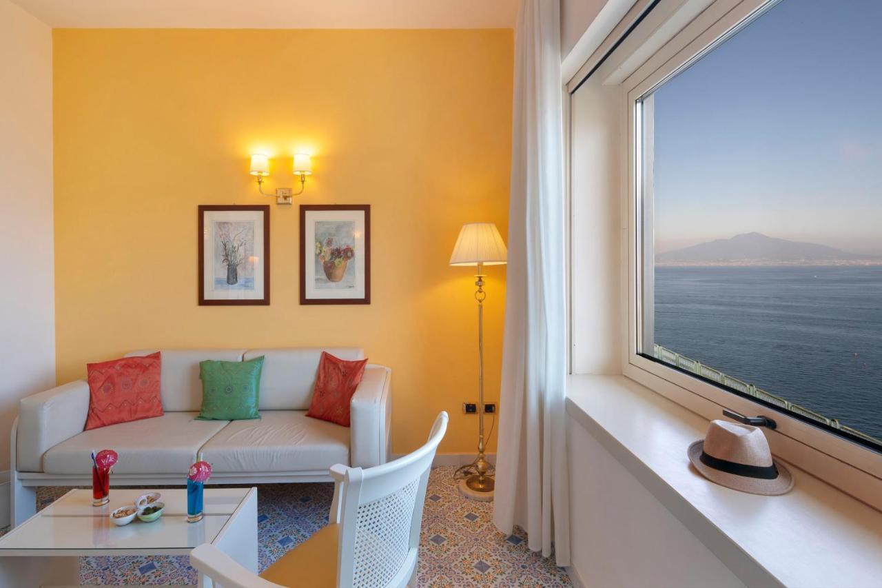 Hotel Bristol Сорренто Экстерьер фото