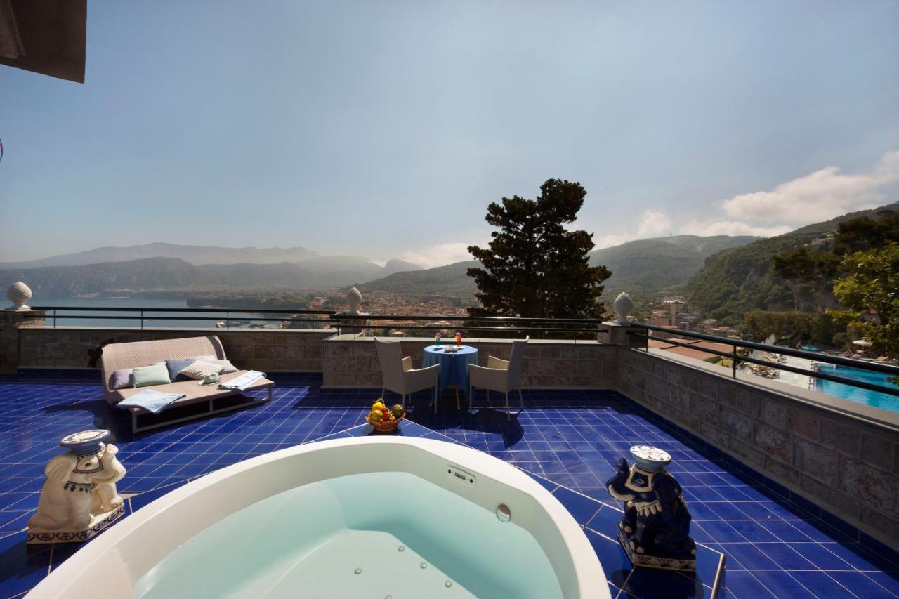 Hotel Bristol Сорренто Экстерьер фото