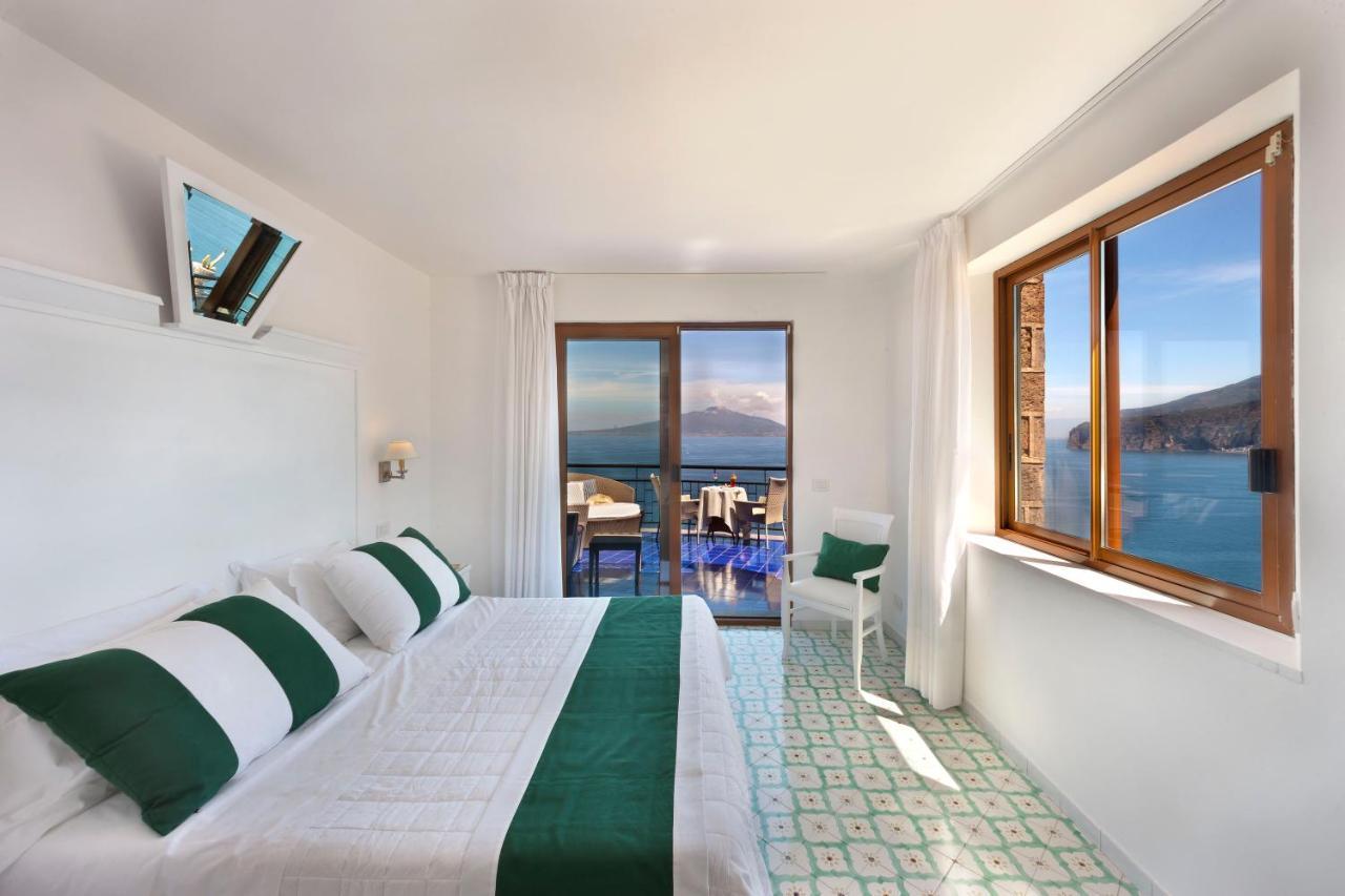 Hotel Bristol Сорренто Экстерьер фото